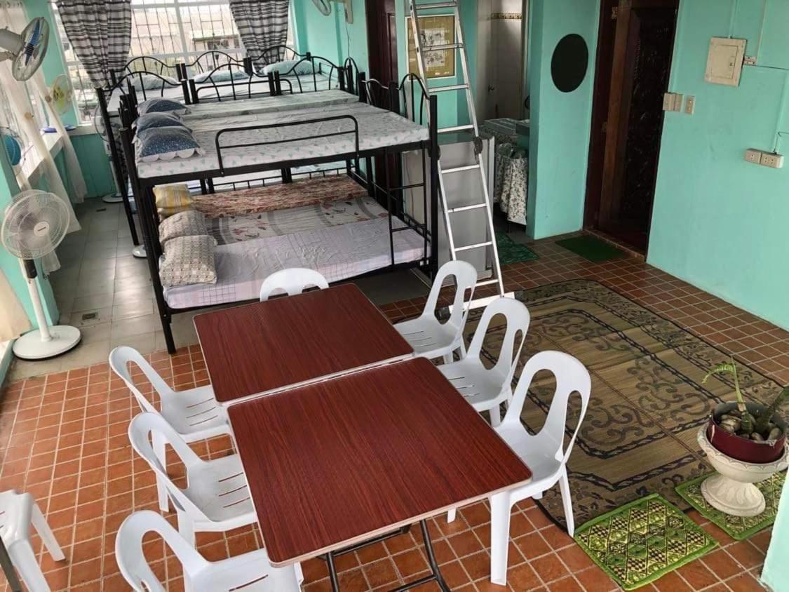The Mansion - Backpackers Near Airport Apartment Manila Exterior foto