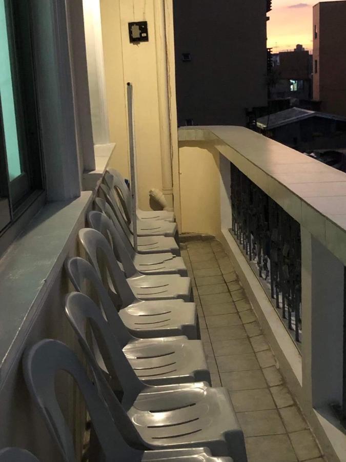 The Mansion - Backpackers Near Airport Apartment Manila Exterior foto